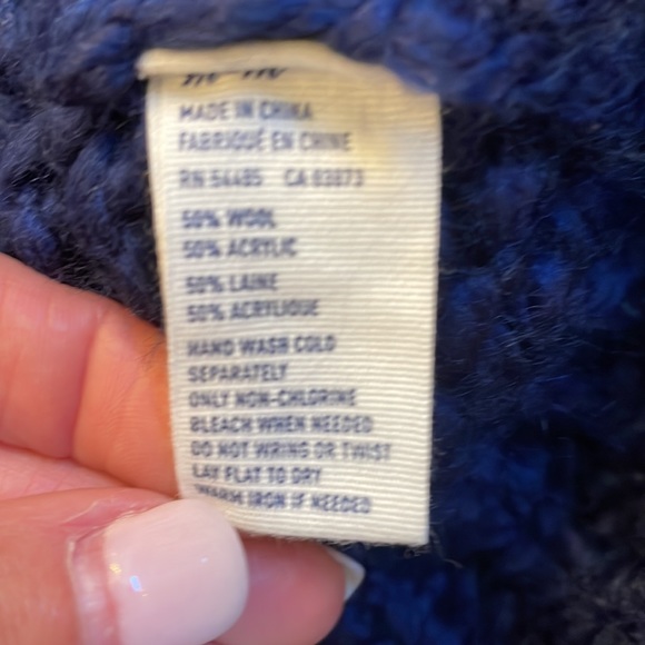 American Eagle sweater vest size medium - Picture 3 of 5